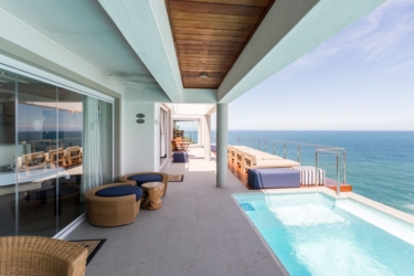 Head over Hills Luxury Retreat Exterior